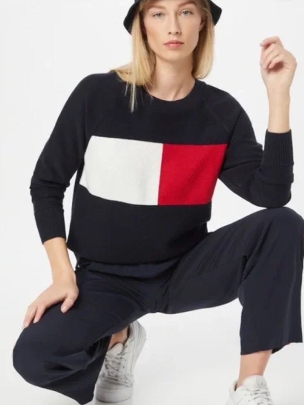 Hilfiger Flag Colour-Blocked Relaxed
Sweatshirt